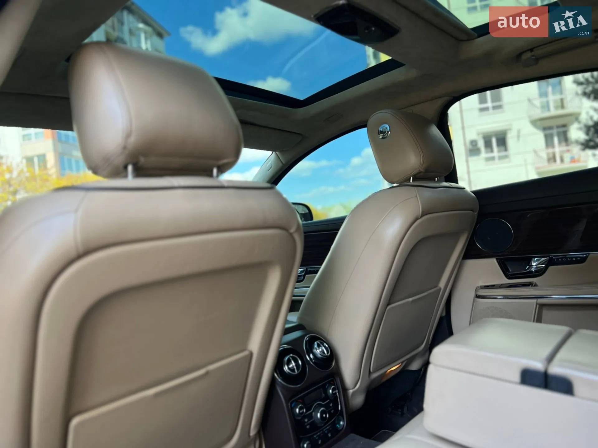 2010 Jaguar XJ - мініатюра 52