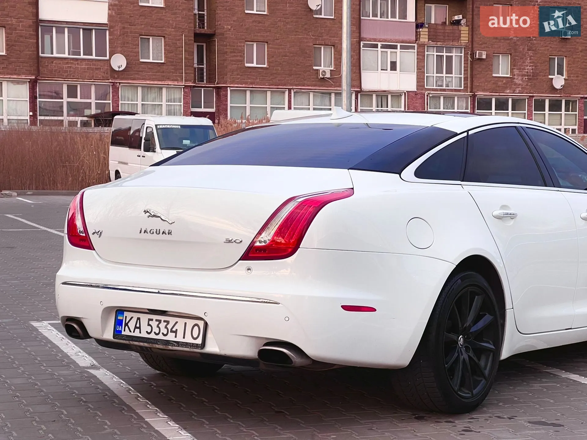 2012 Jaguar XJ - мініатюра 10