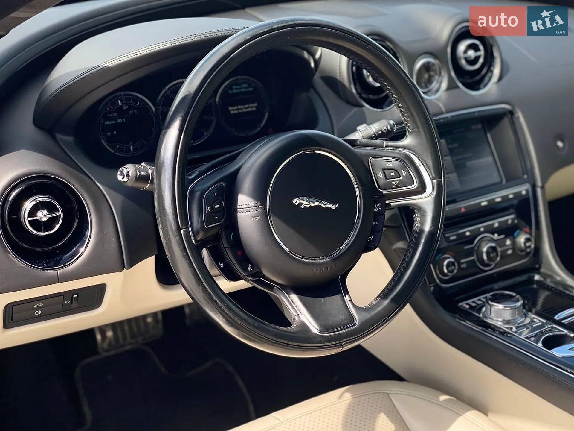 2015 Jaguar XJ - мініатюра 25
