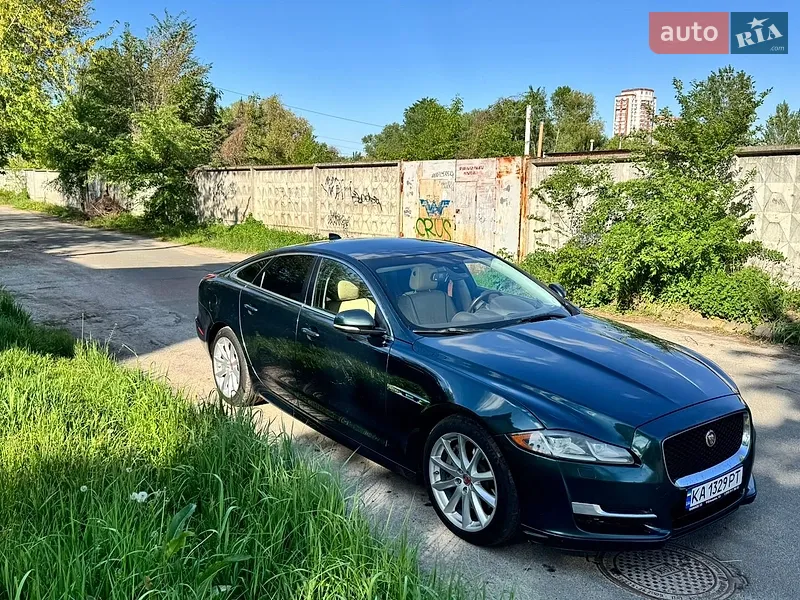 Jaguar XJ