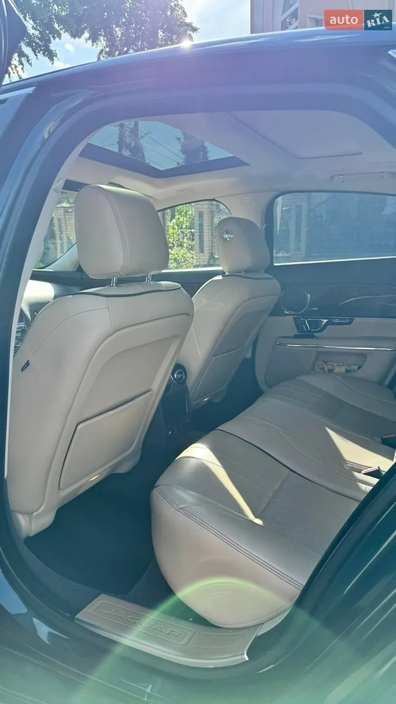 2016 Jaguar XJ - мініатюра 11