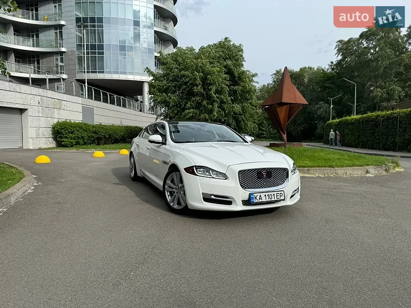 Jaguar XJ