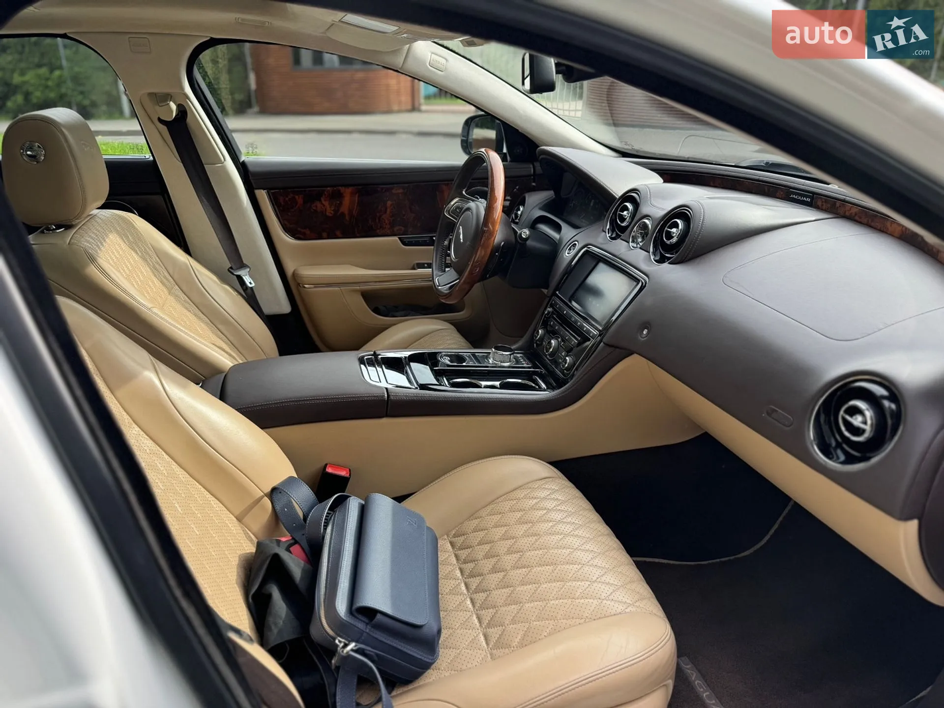 2016 Jaguar XJ - мініатюра 9