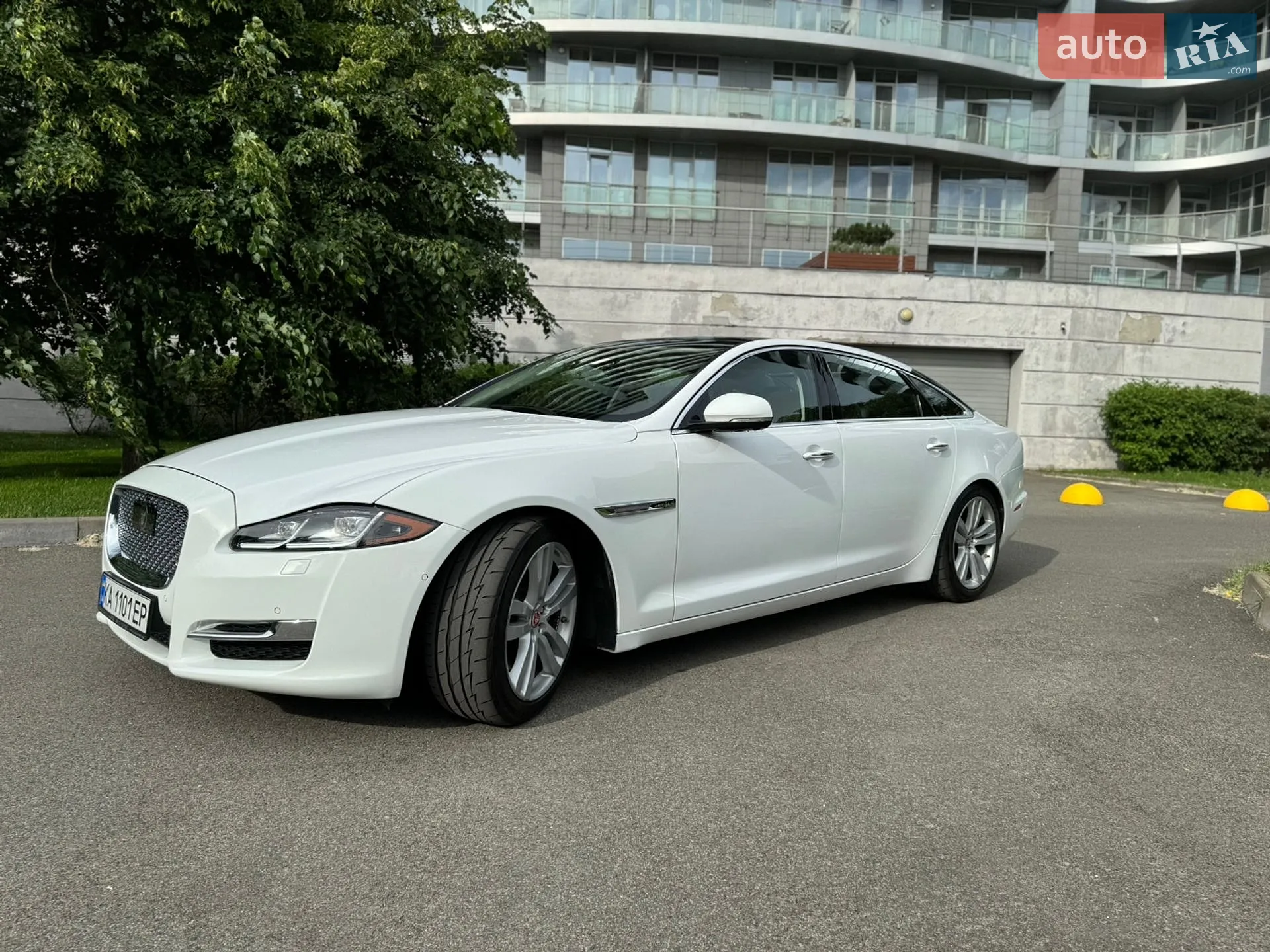 2016 Jaguar XJ - мініатюра 5