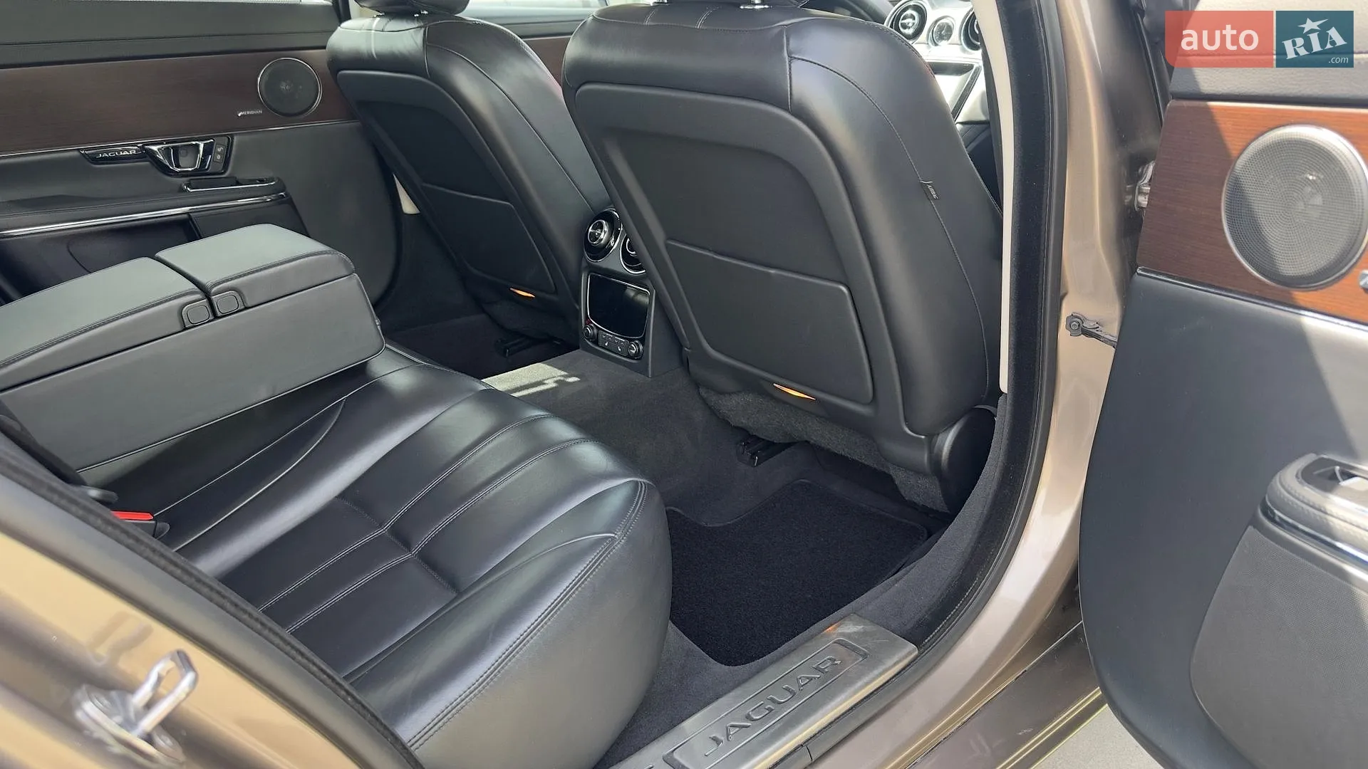 2015 Jaguar XJ - мініатюра 14