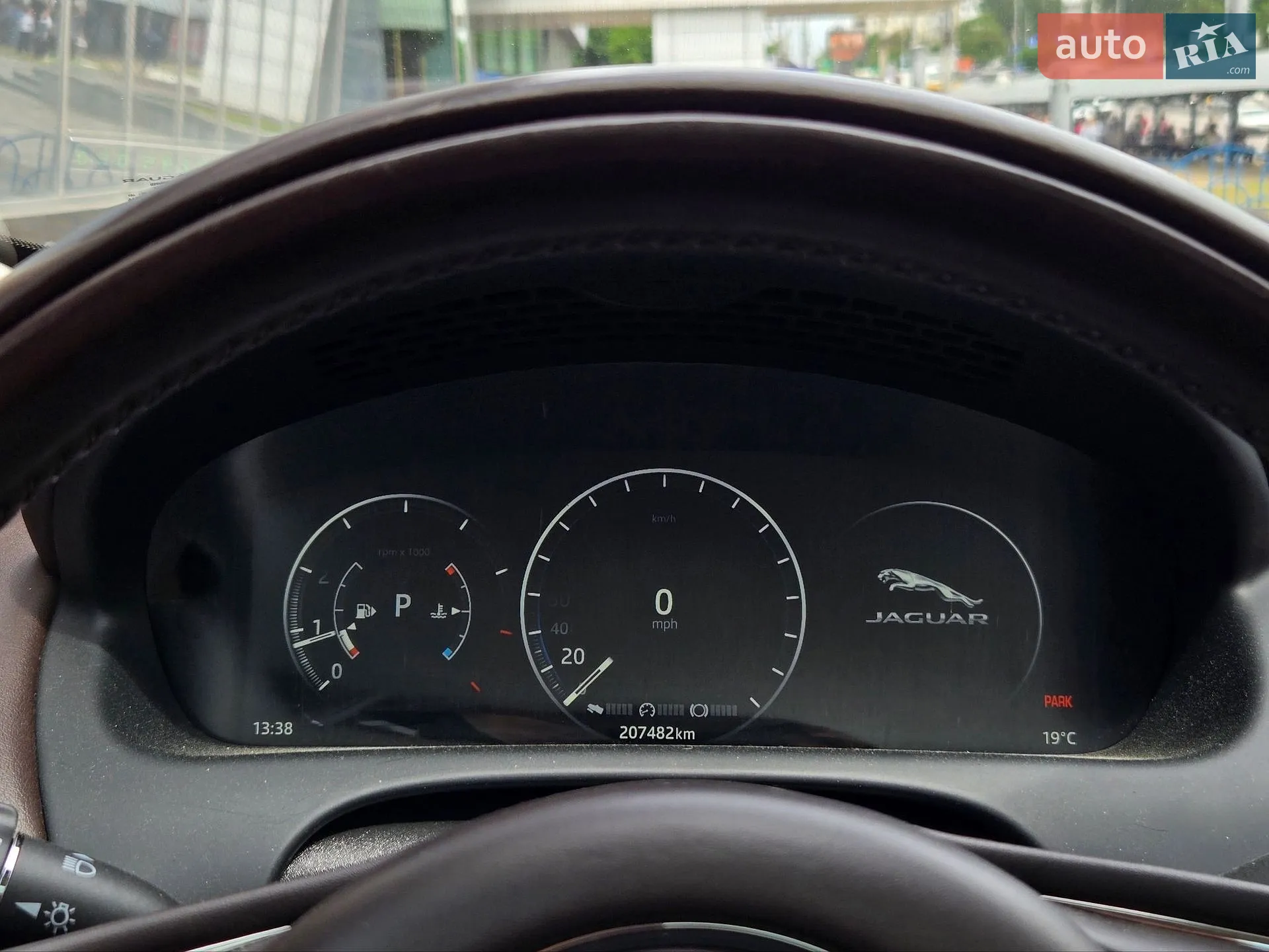 2016 Jaguar XJ - мініатюра 13