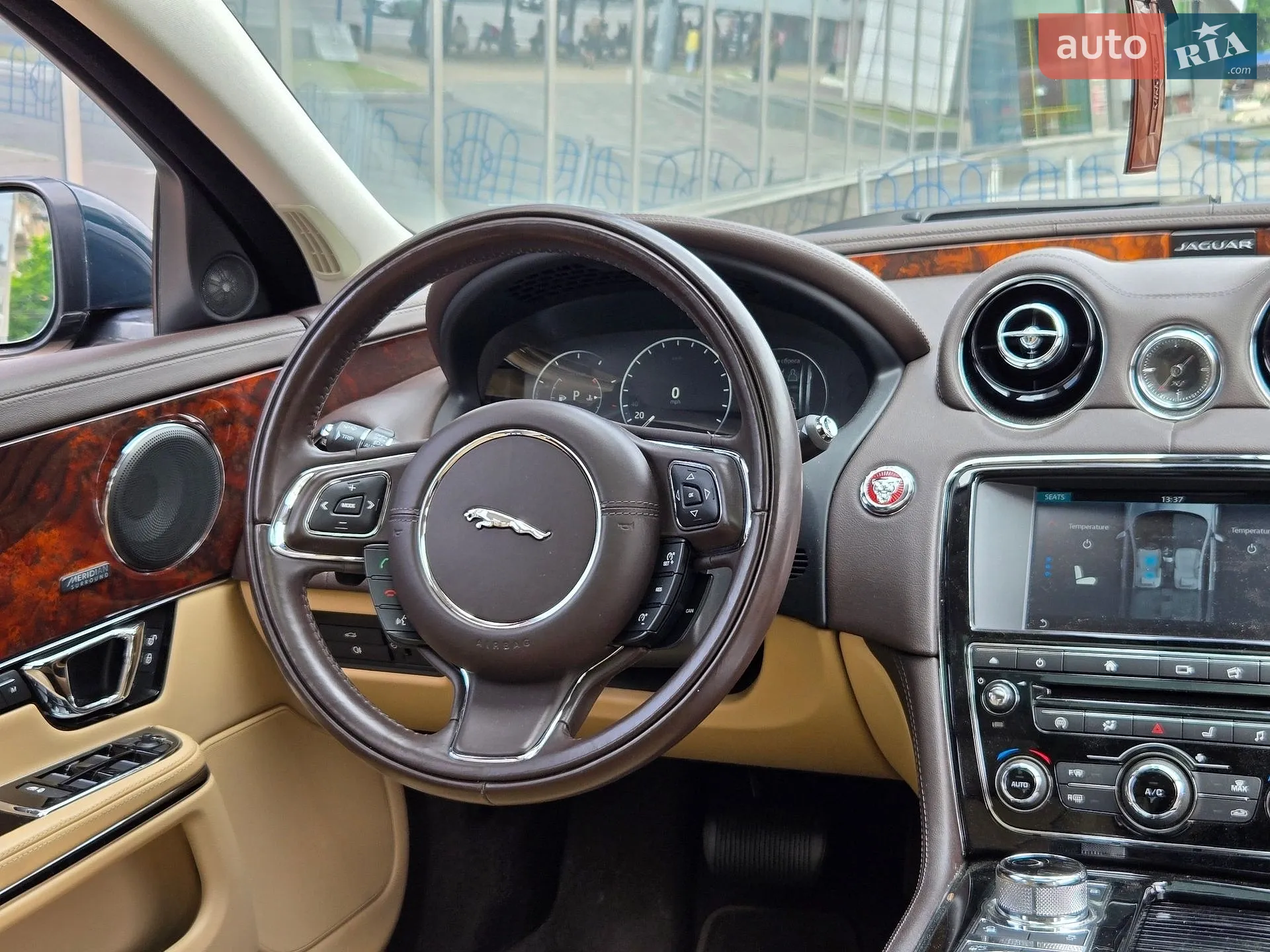 2016 Jaguar XJ - мініатюра 19
