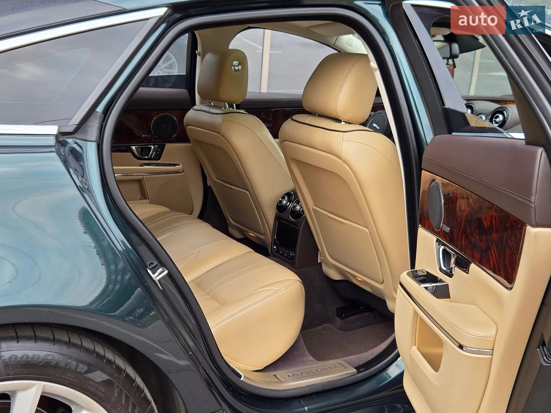 2016 Jaguar XJ - мініатюра 25