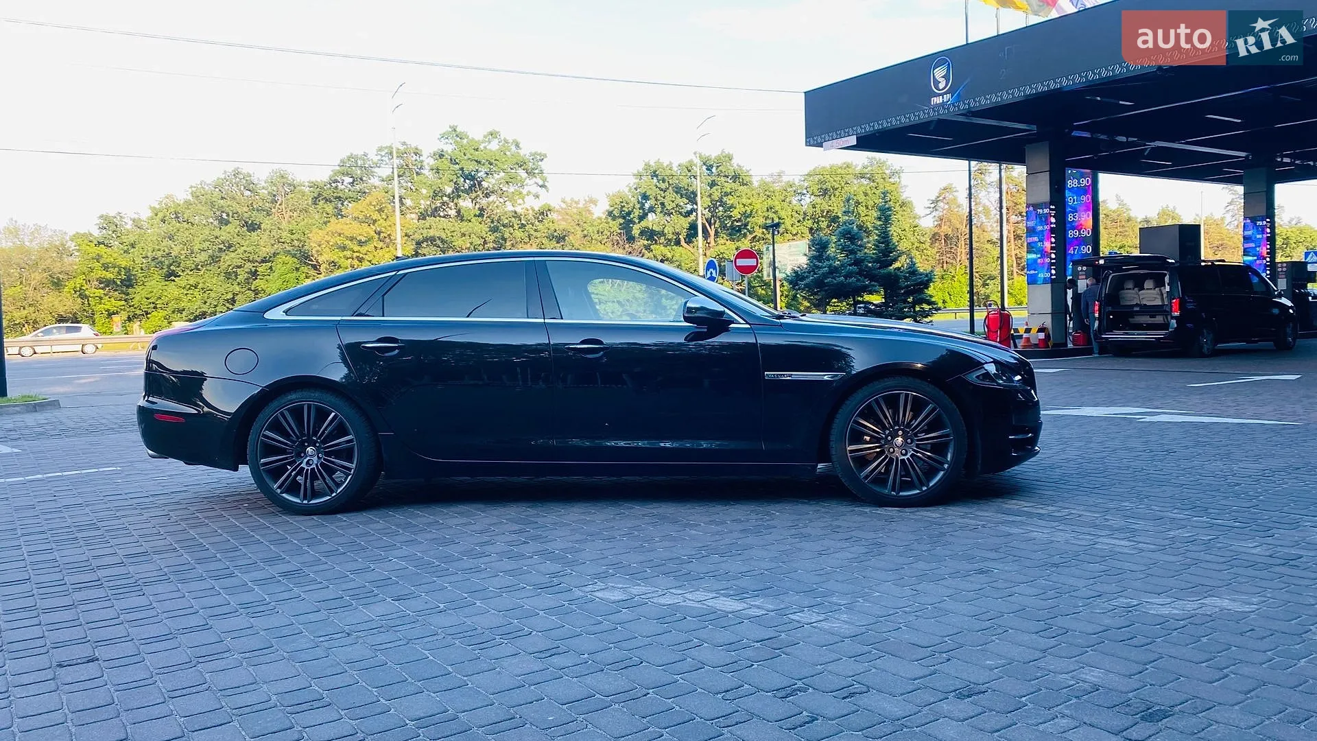 2012 Jaguar XJ - мініатюра 4
