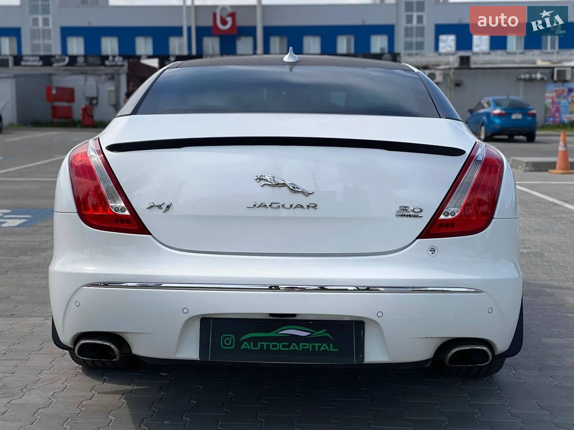 2015 Jaguar XJ - мініатюра 10