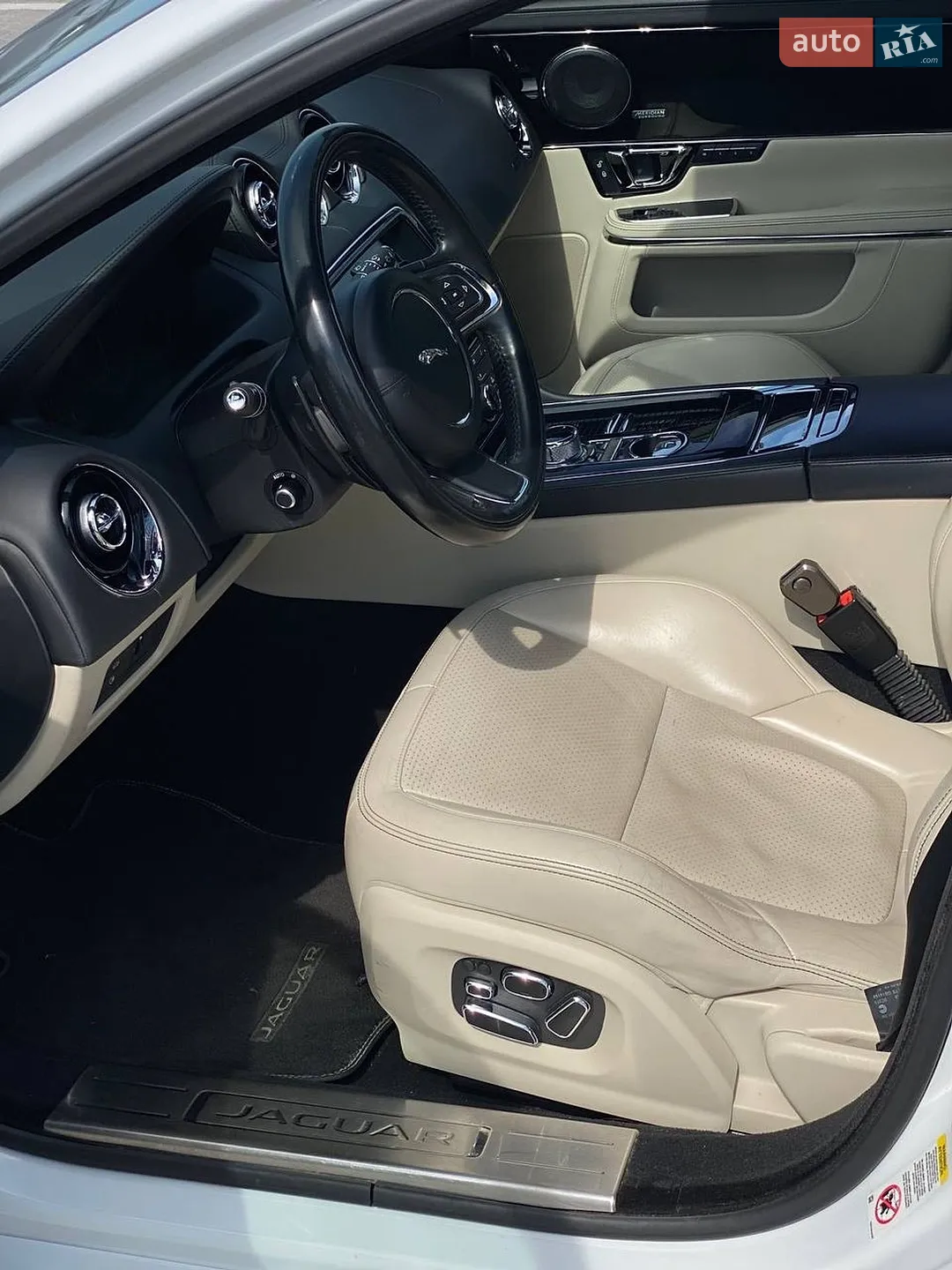 2015 Jaguar XJ - мініатюра 20