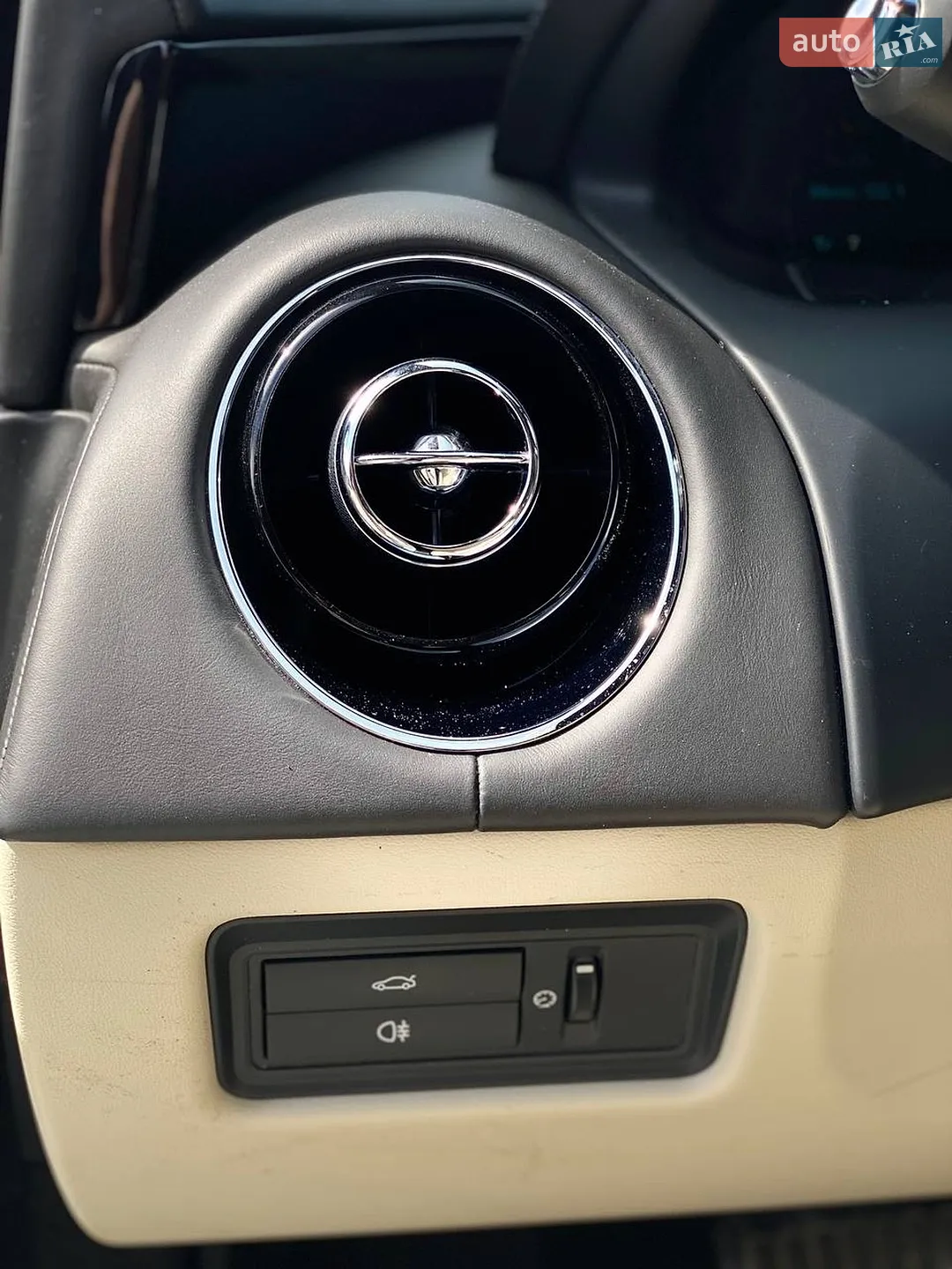 2015 Jaguar XJ - мініатюра 25