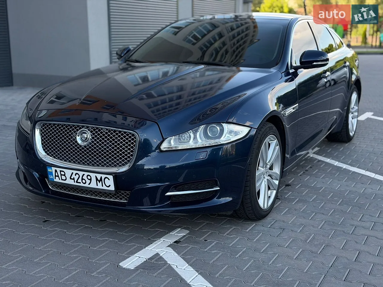 2010 Jaguar XJ - мініатюра 10