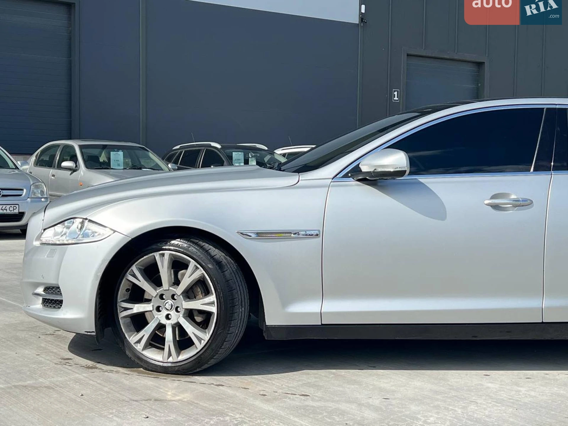 2012 Jaguar XJ - мініатюра 4