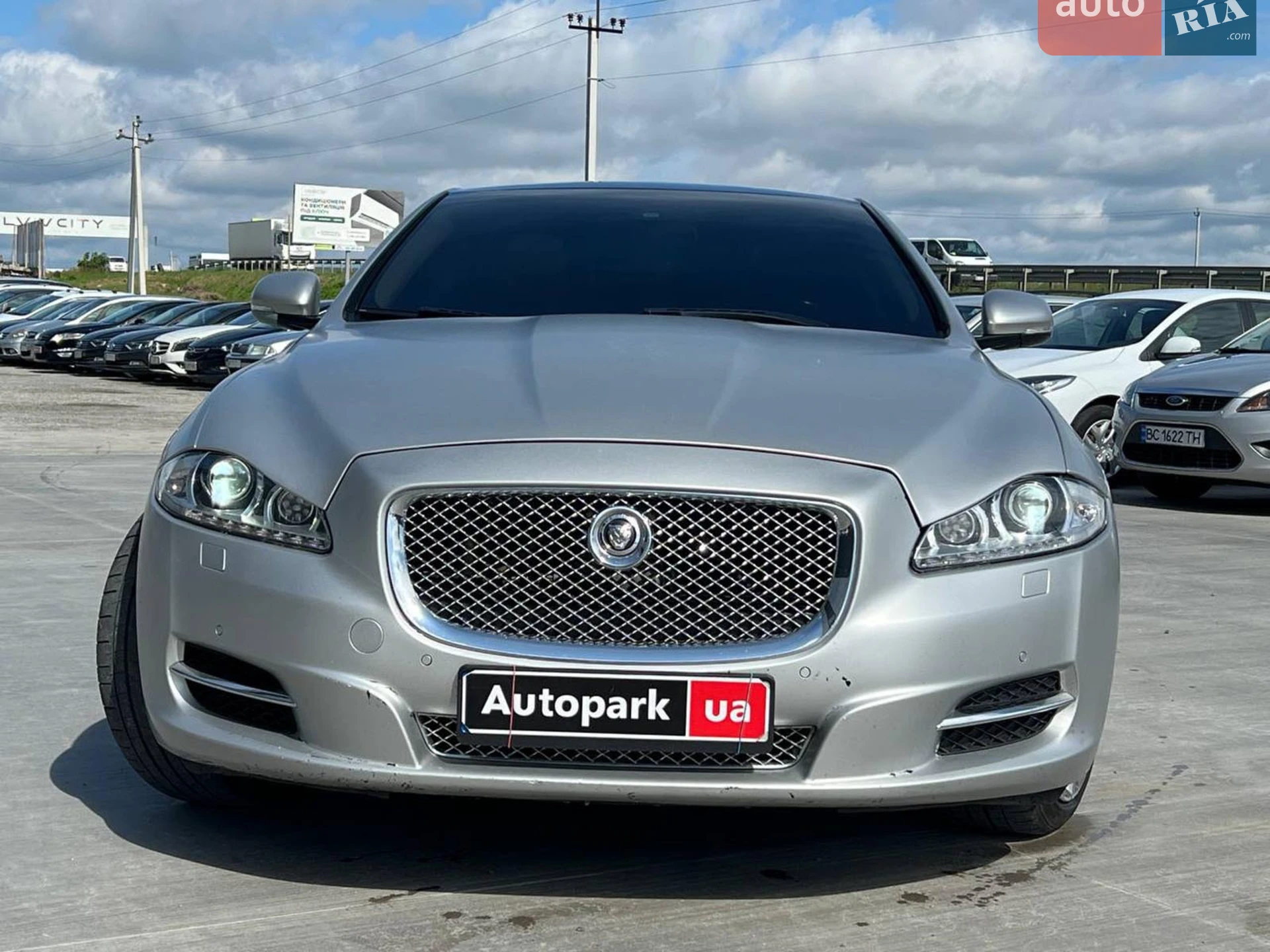 2012 Jaguar XJ - мініатюра 2