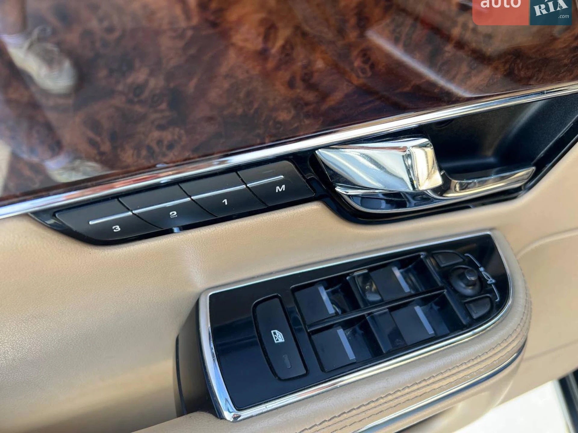 2012 Jaguar XJ - мініатюра 18