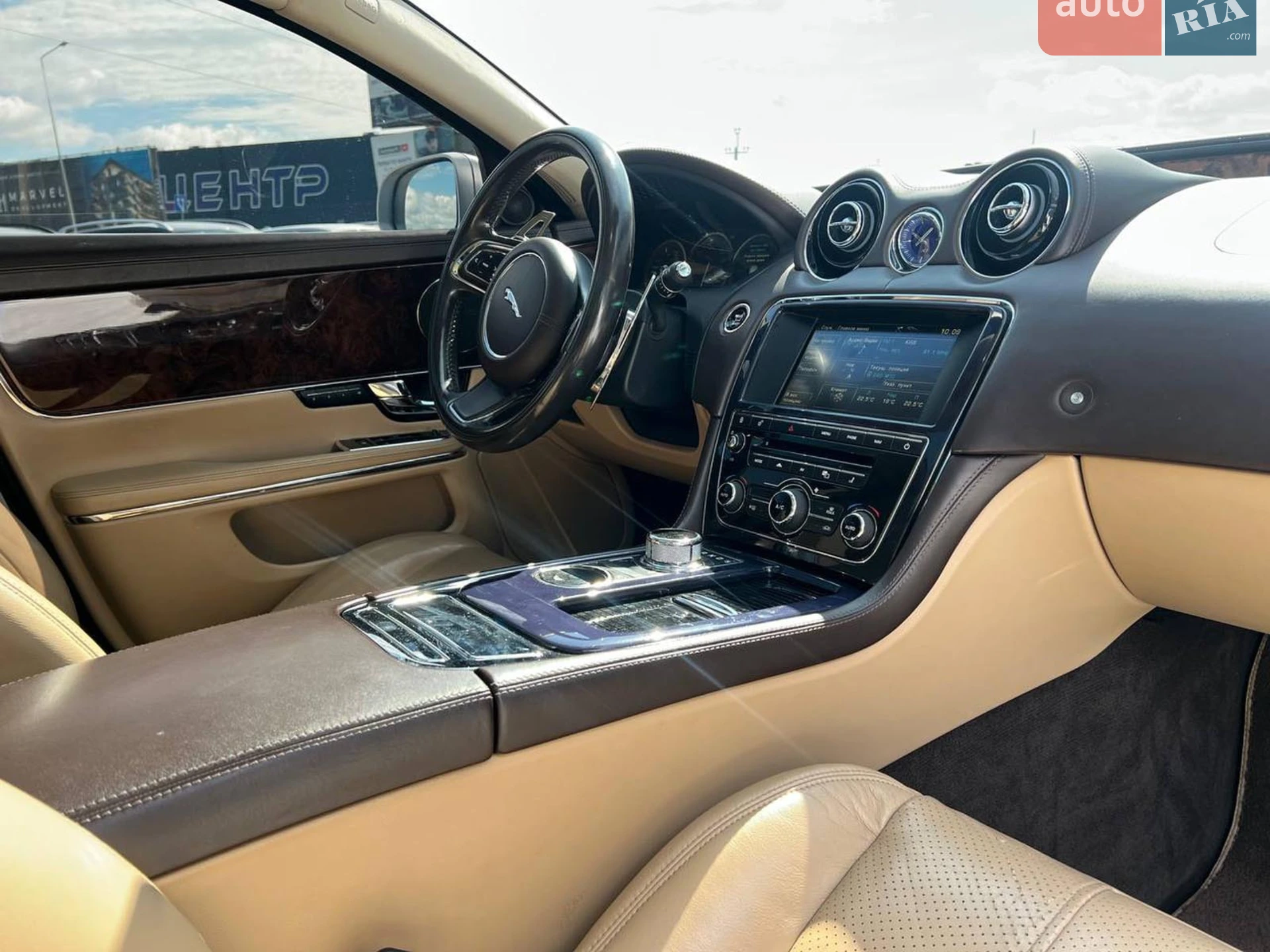 2012 Jaguar XJ - мініатюра 47