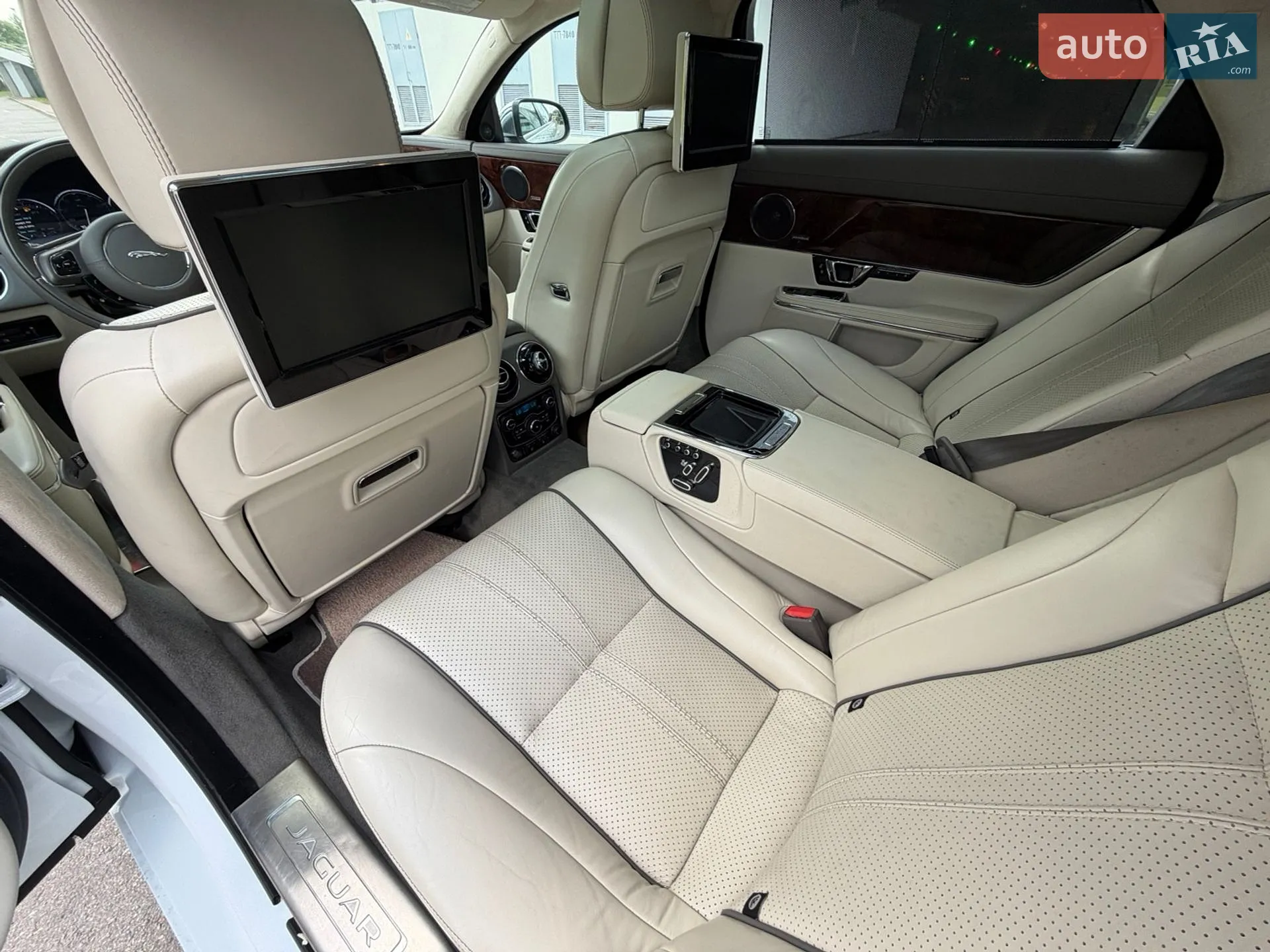 2014 Jaguar XJ - мініатюра 19