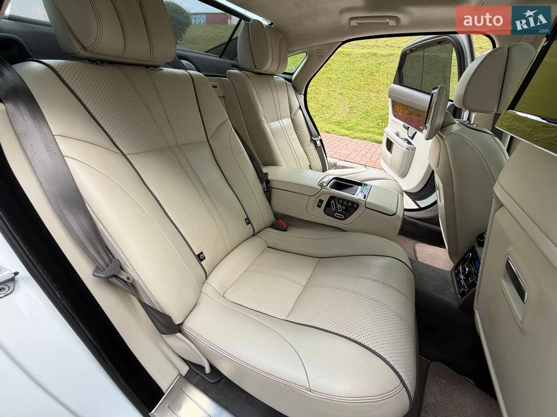 2014 Jaguar XJ - мініатюра 22
