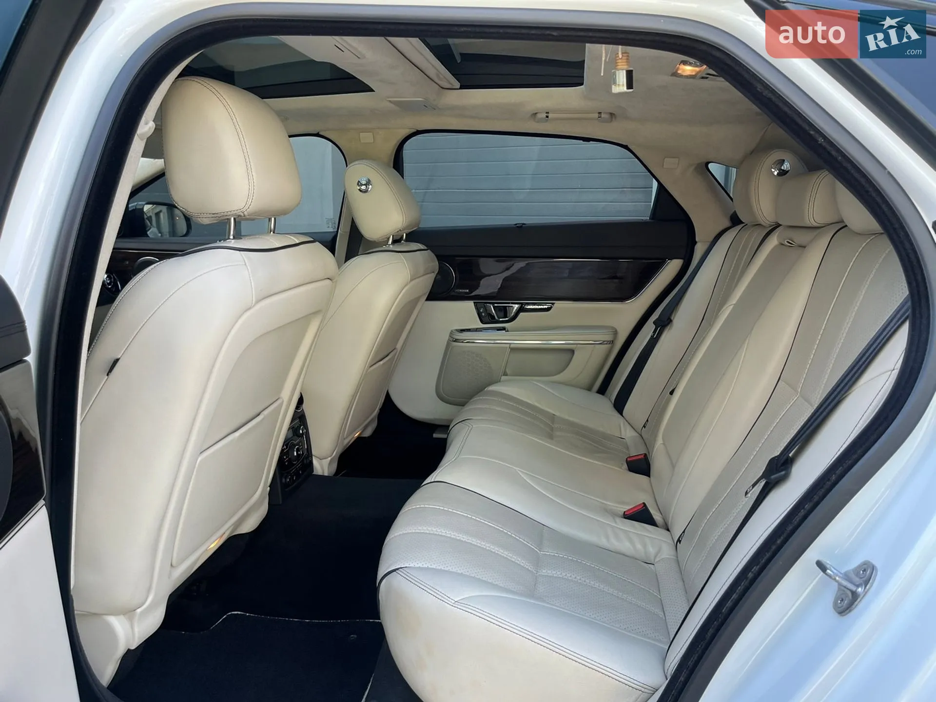 2014 Jaguar XJ - мініатюра 79