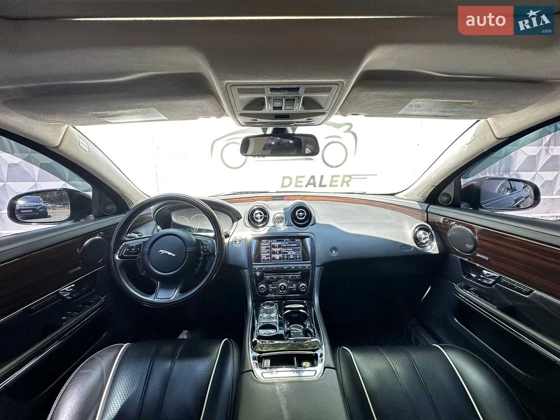 2013 Jaguar XJ - мініатюра 19
