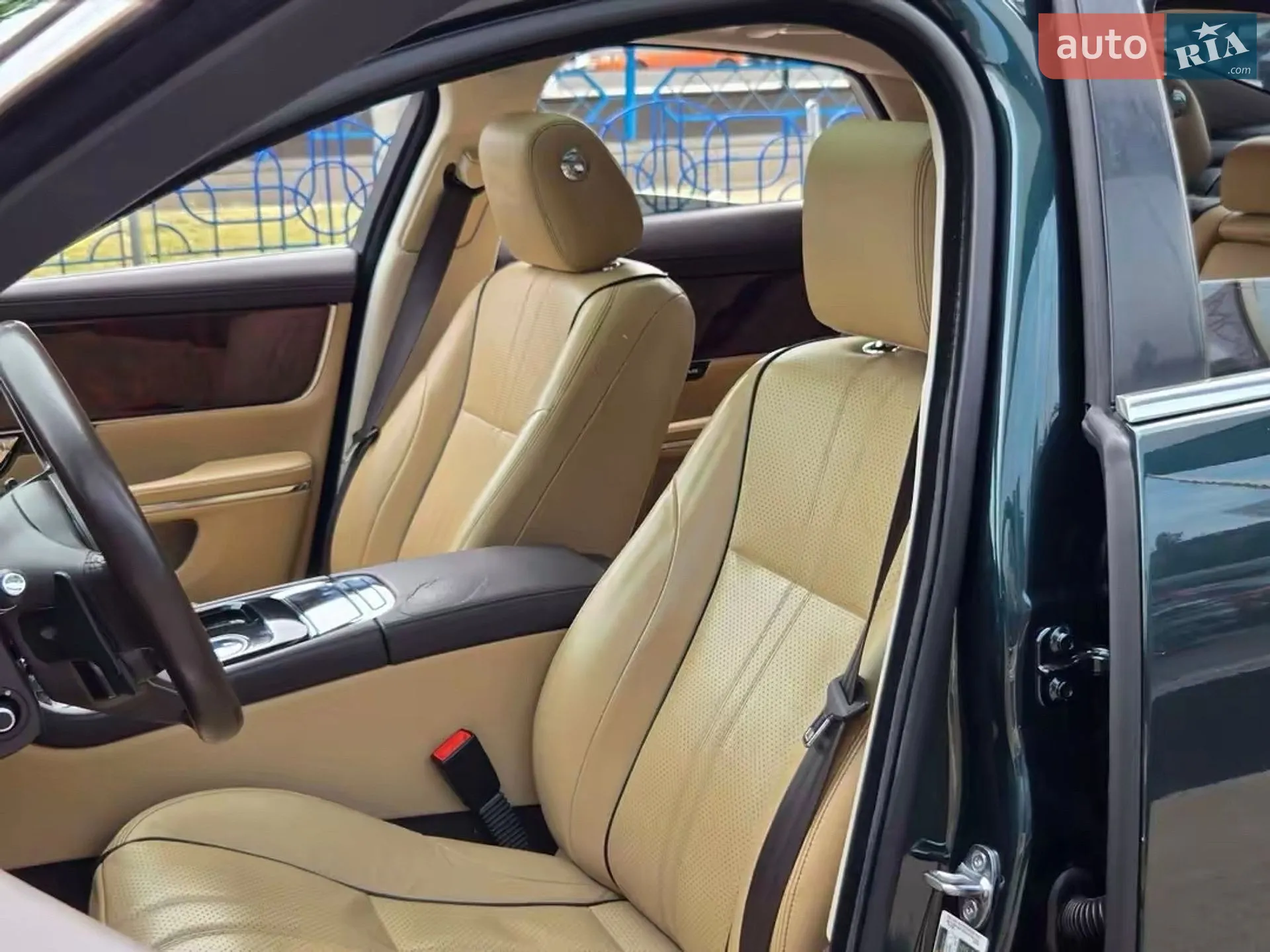 2016 Jaguar XJ - мініатюра 16