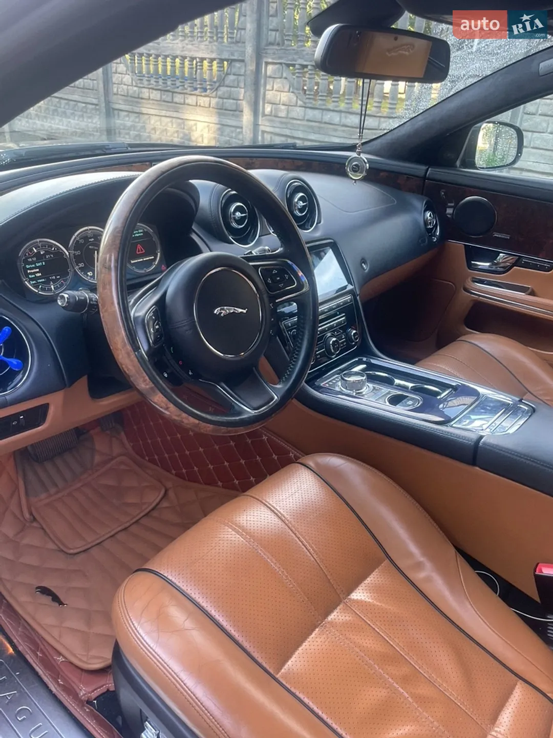 2012 Jaguar XJ - мініатюра 25