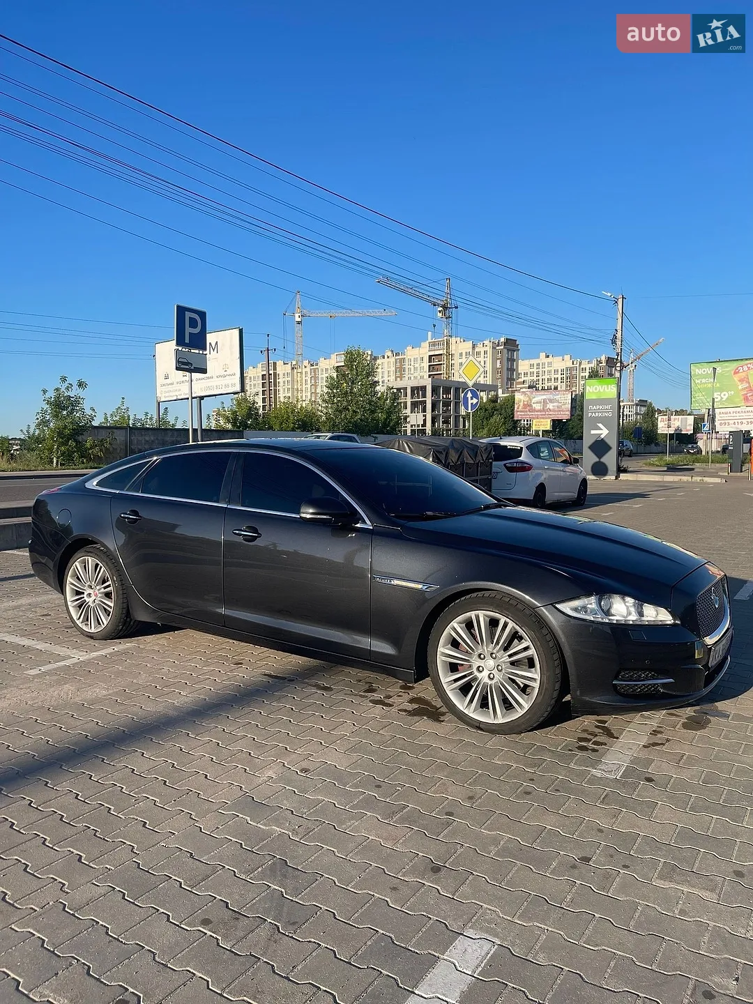 2013 Jaguar XJ - мініатюра 8