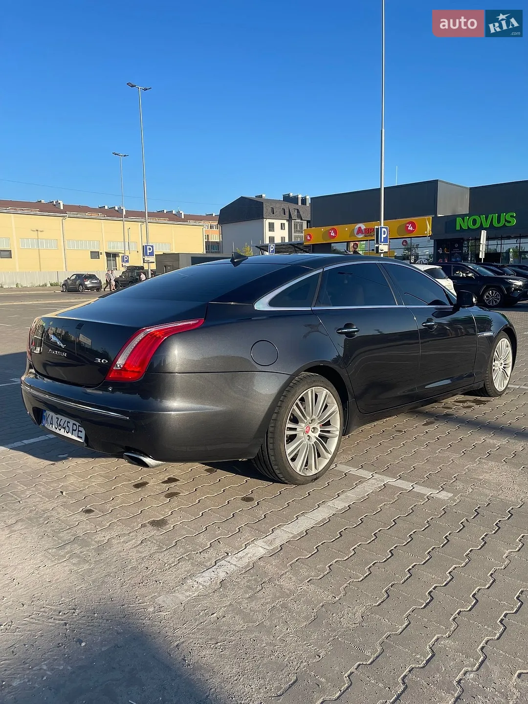 2013 Jaguar XJ - мініатюра 11