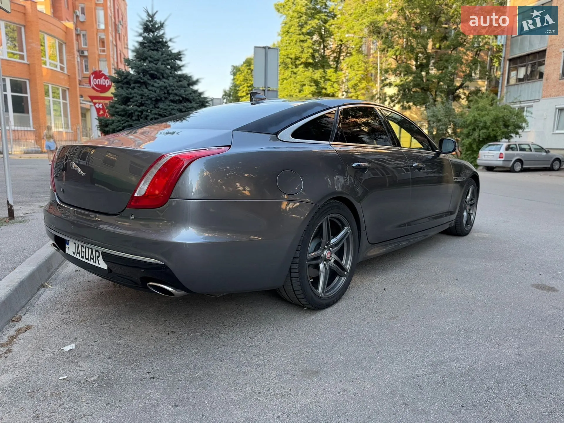 2017 Jaguar XJ - мініатюра 5