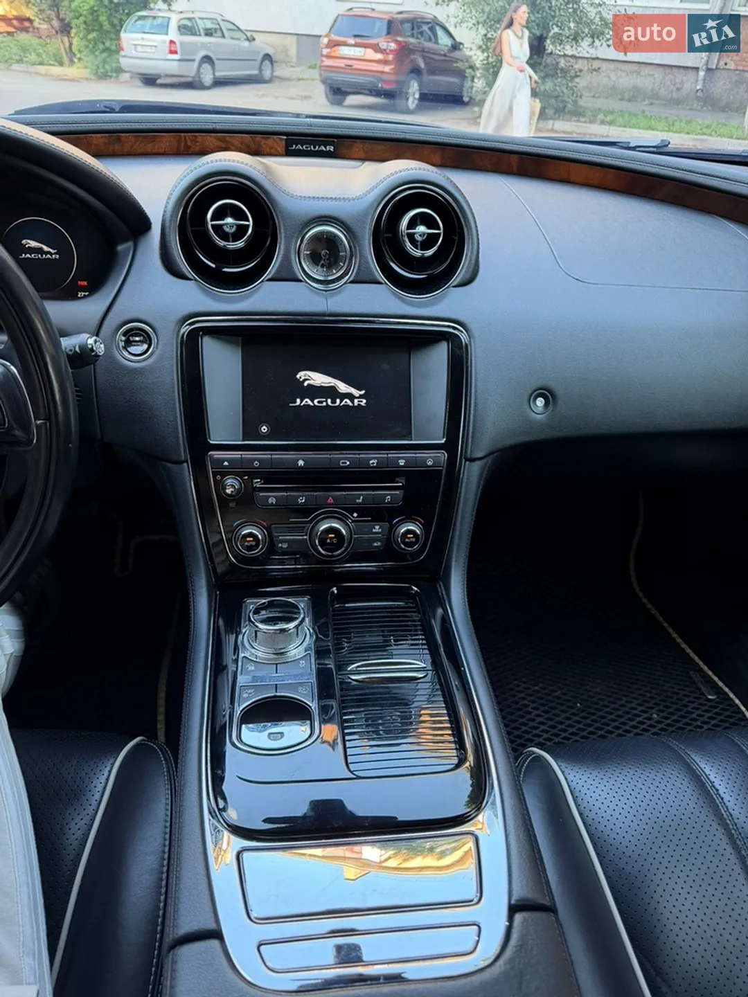 2017 Jaguar XJ - мініатюра 17
