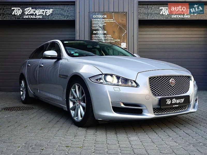 Jaguar XJ