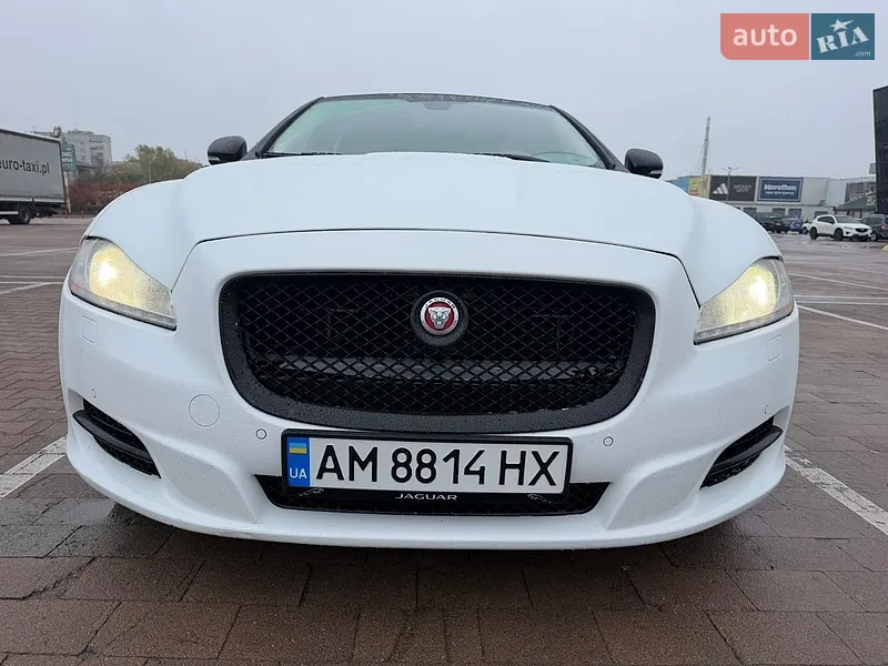 Jaguar XJ