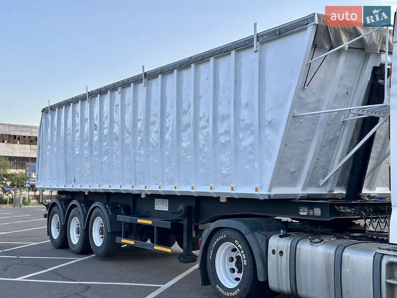 Самоскид напівпричіп Janmil NW 2004 в Кривому Розі