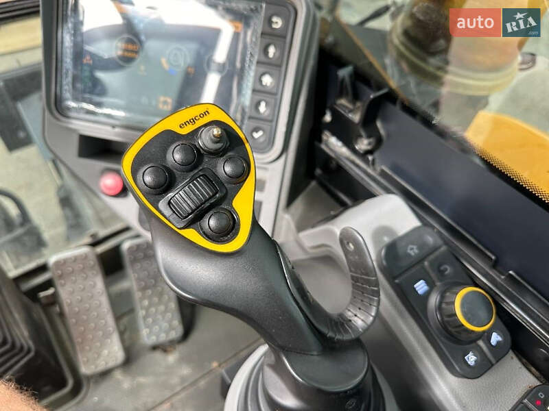 Колесный экскаватор JCB 110 2018 в Ровно