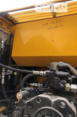 Экскаватор погрузчик JCB 175 2006 в Калуше