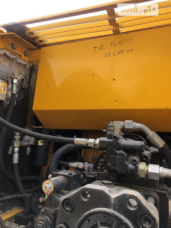 Екскаватор навантажувач JCB 175 2006 в Калуші