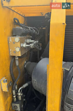 Экскаватор погрузчик JCB 175 2002 в 