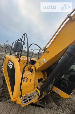 Гусеничний екскаватор JCB 220 2013 в Болграді