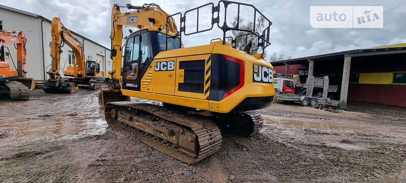 JCB 220 2020