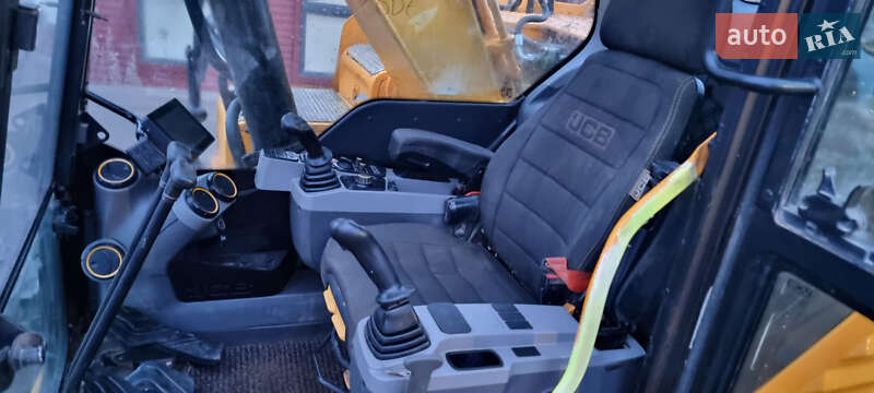 Гусеничный экскаватор JCB 220 2020 в Одессе