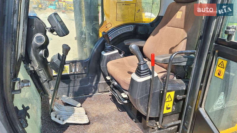 Гусеничний екскаватор JCB 220 2014 в Одесі