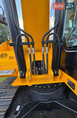 Екскаватор навантажувач JCB 220 2021 в 