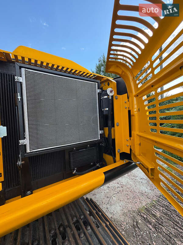 Экскаватор погрузчик JCB 220 2021 в Киеве