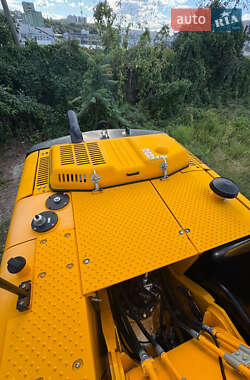 Екскаватор навантажувач JCB 220 2021 в 