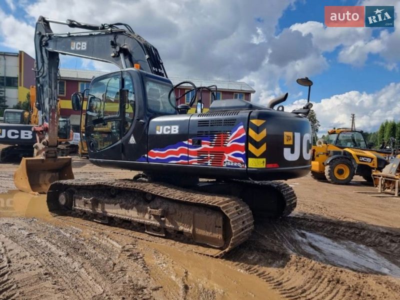 JCB 220 2015