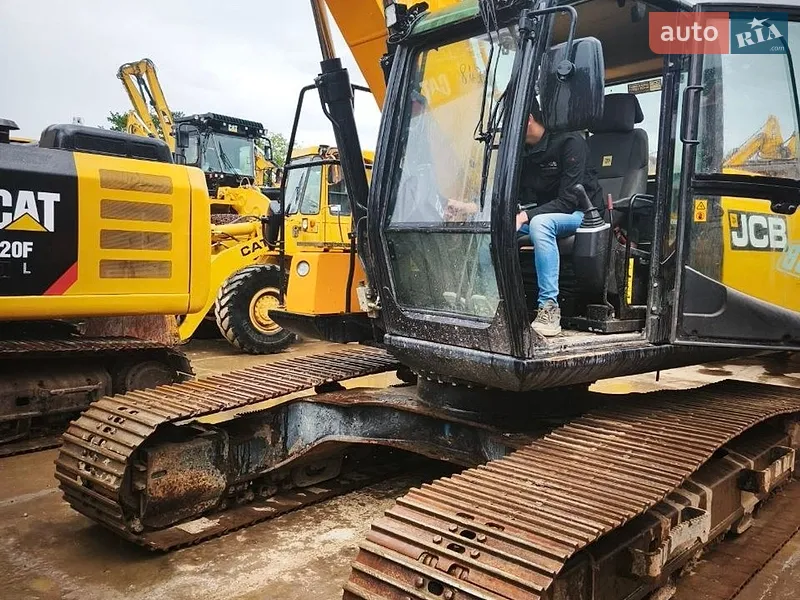 JCB 220 2017
