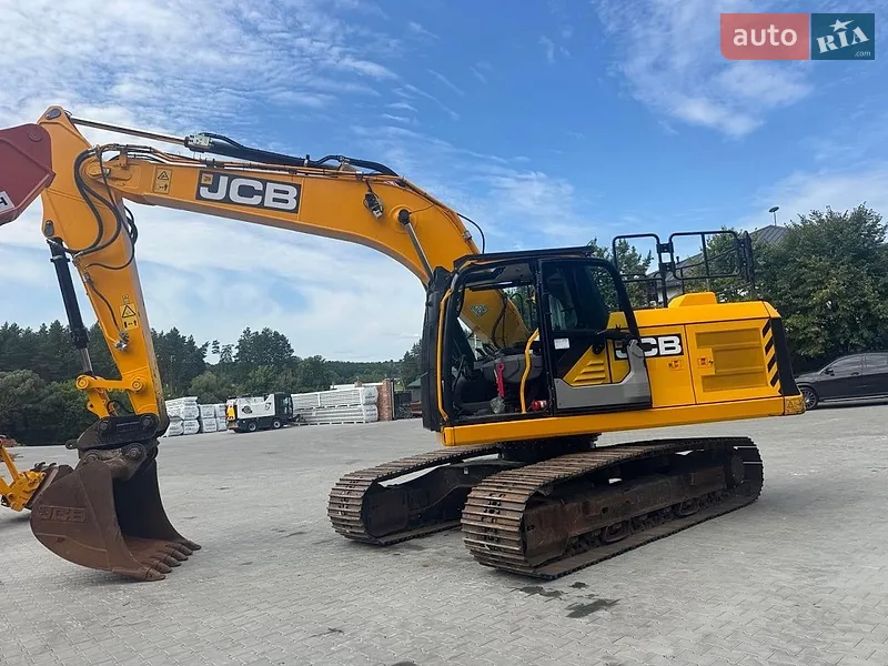 JCB 220 2021