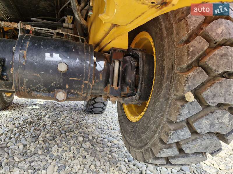 Экскаватор погрузчик JCB 2CX 2008 в Черновцах