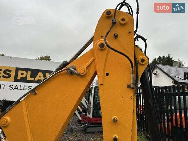 Экскаватор погрузчик JCB 2CX 2013 в Киеве